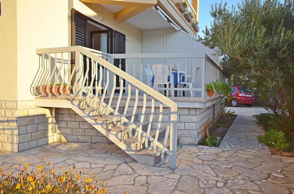 Apartments Mira Трибунь Экстерьер фото