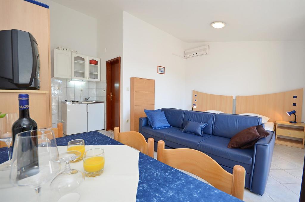 Apartments Mira Трибунь Экстерьер фото