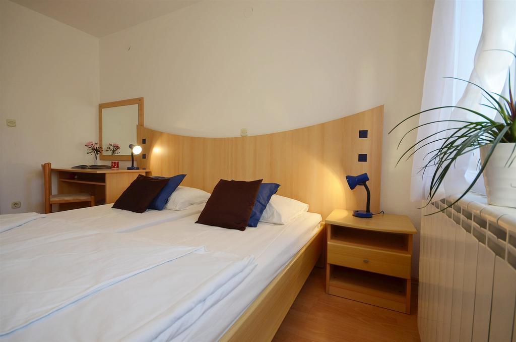 Apartments Mira Трибунь Экстерьер фото