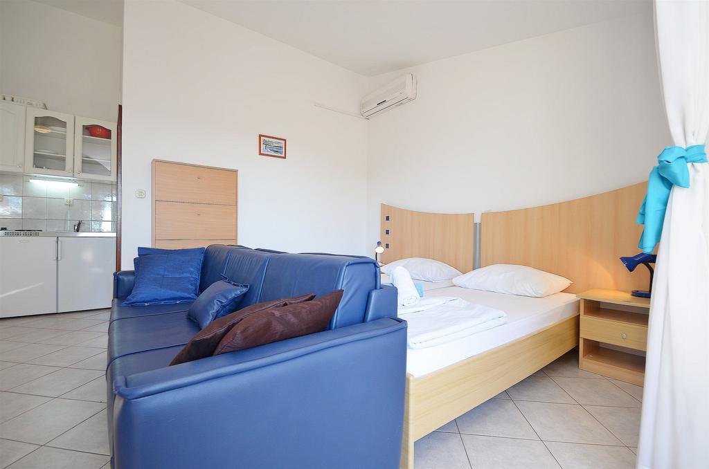 Apartments Mira Трибунь Экстерьер фото