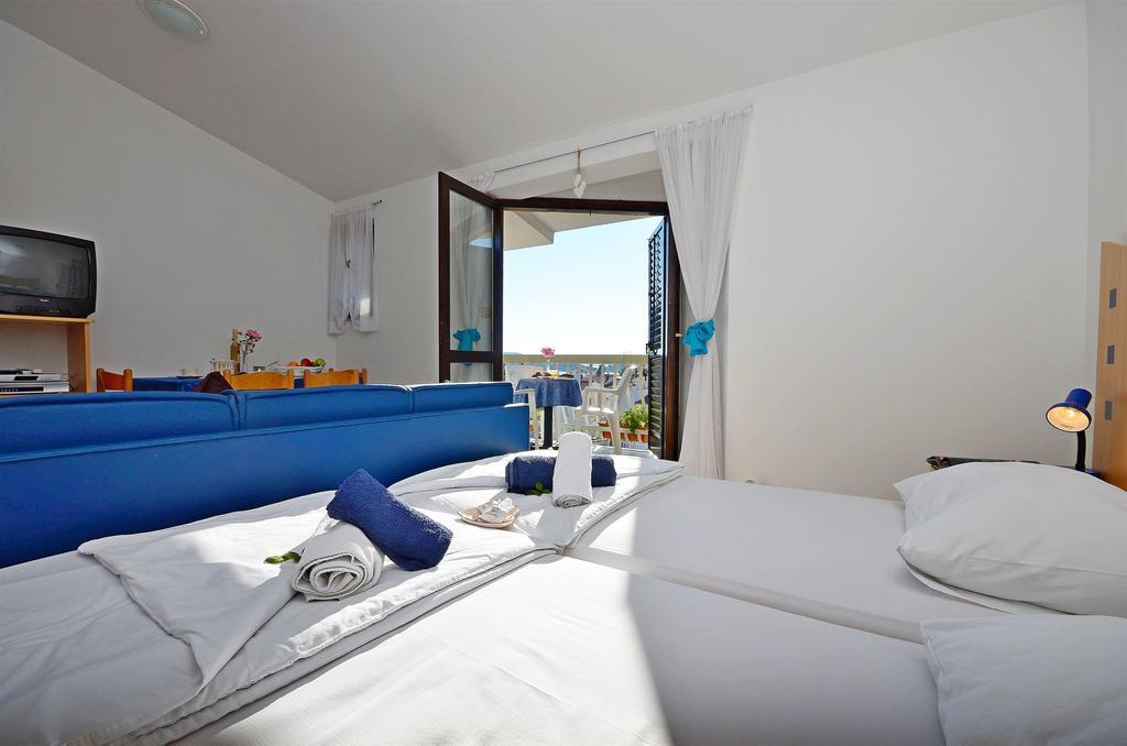Apartments Mira Трибунь Экстерьер фото