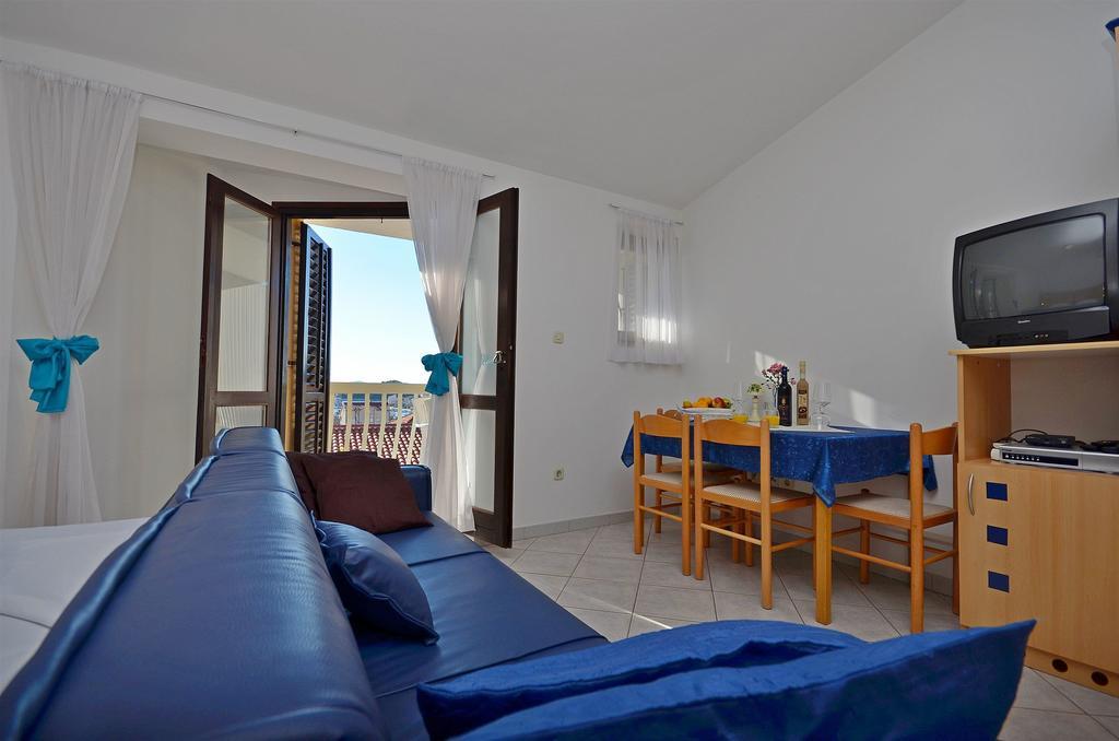 Apartments Mira Трибунь Экстерьер фото