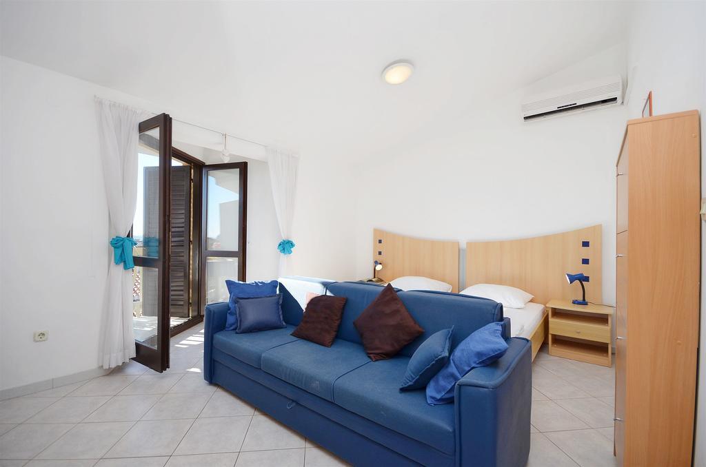 Apartments Mira Трибунь Экстерьер фото