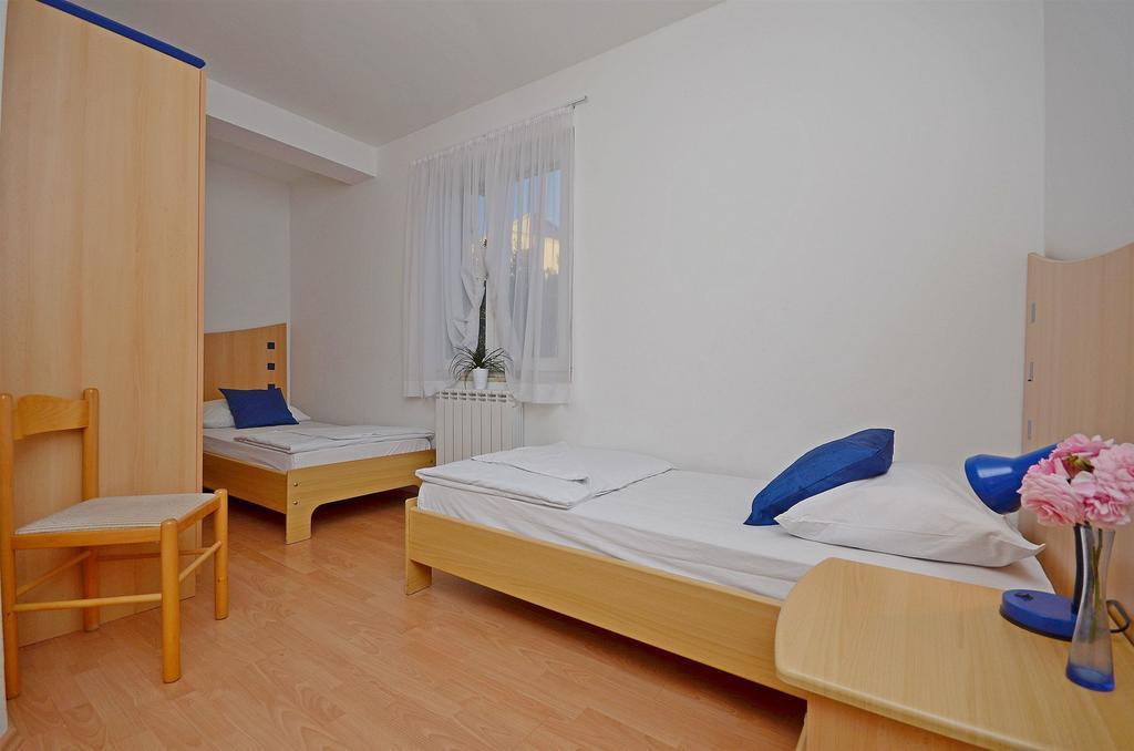Apartments Mira Трибунь Экстерьер фото