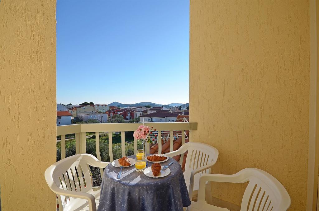 Apartments Mira Трибунь Экстерьер фото
