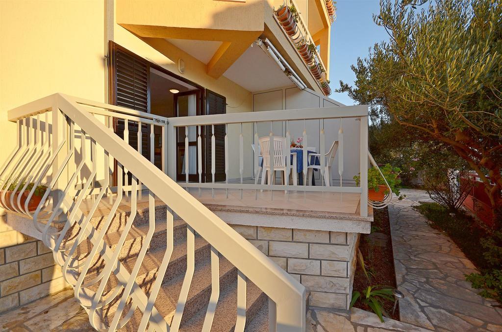 Apartments Mira Трибунь Экстерьер фото